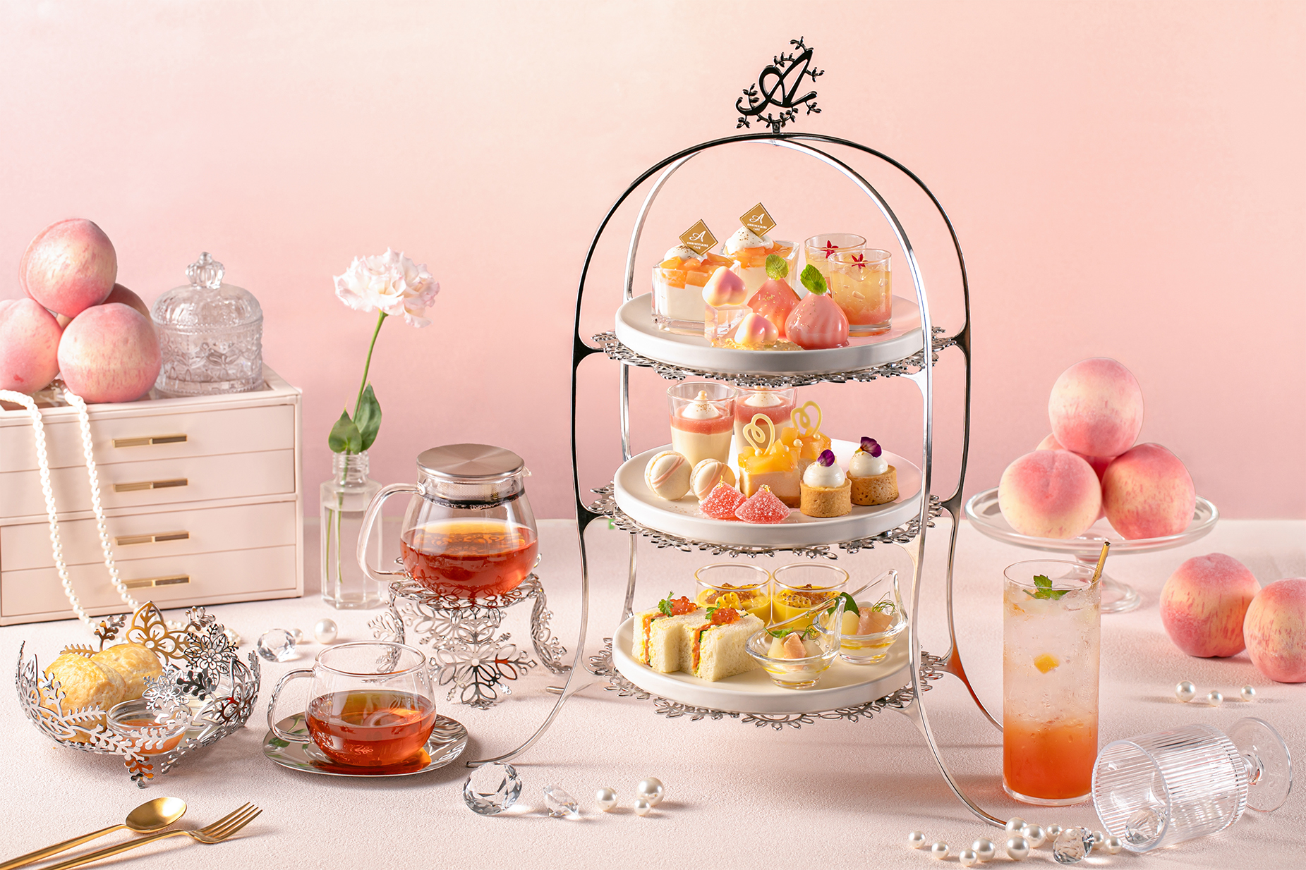 煌めく宝石の世界を表現した「桃 Bijou アフタヌーンティー」ご予約受付中！