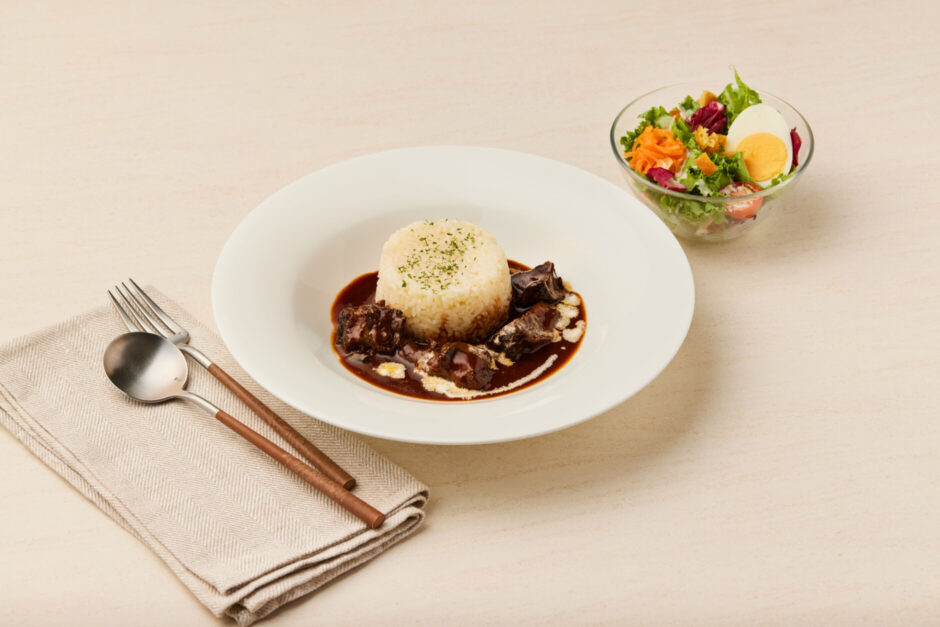 じっくり煮込んだ牛肉たっぷりハッシュドビーフ